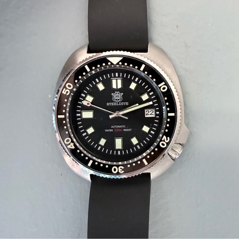 Black and Silver Dive Watch